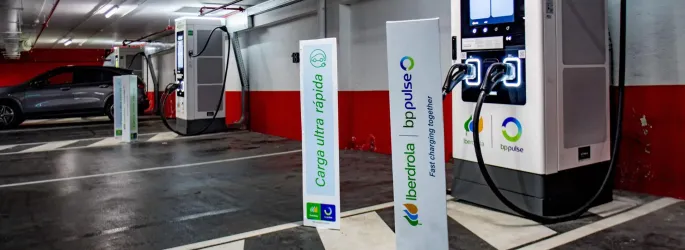 assets/images/articulos/iberdrola--bp-pulse-pone-en-servicio-un-nuevo-hub-de-recarga-ultrarrapida-en-el-centro-de-madrid-1758536079.webp