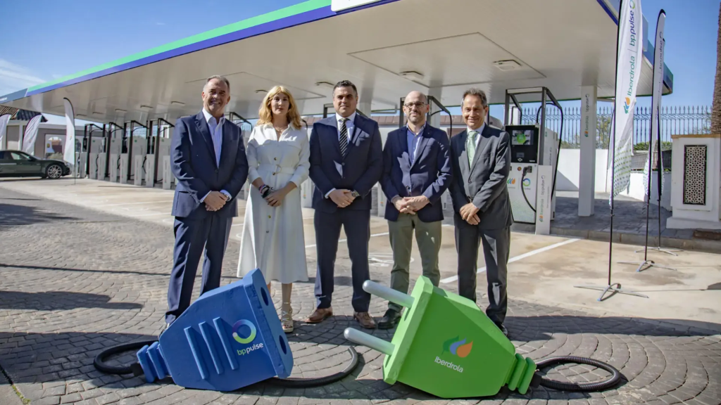 Equipo en evento de movilidad eléctrica