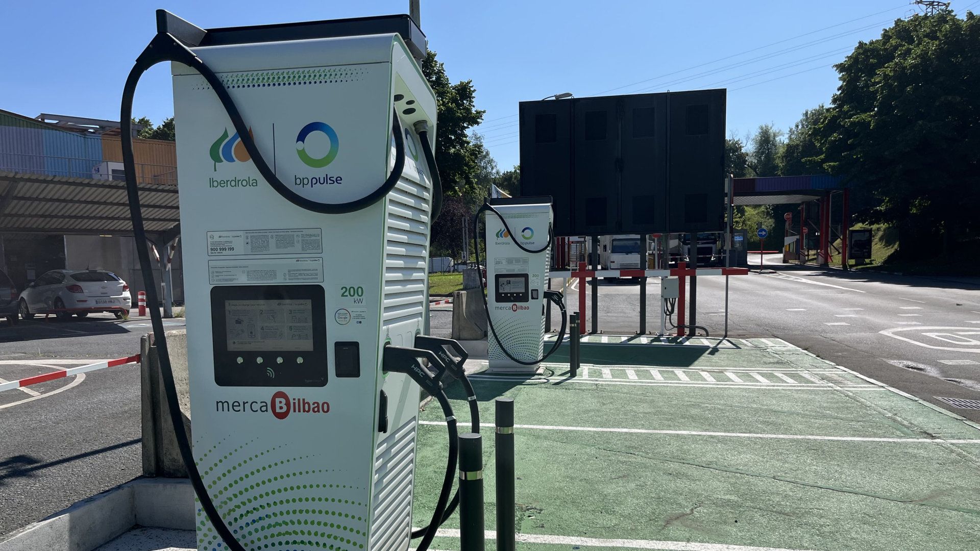 Estación de recarga para vehículos eléctricos